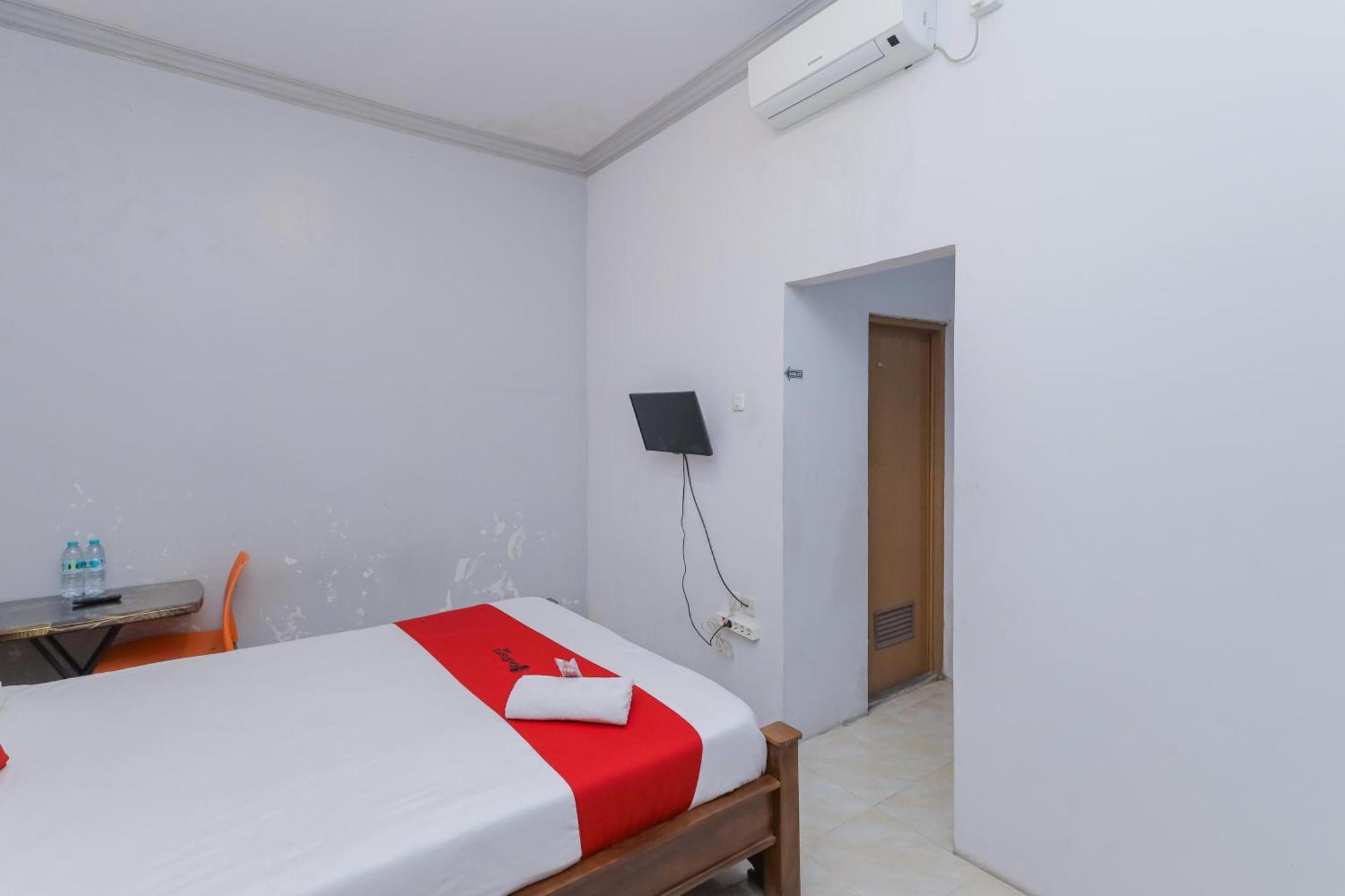 Reddoorz At Pondok Candra Surabaya Eksteriør billede
