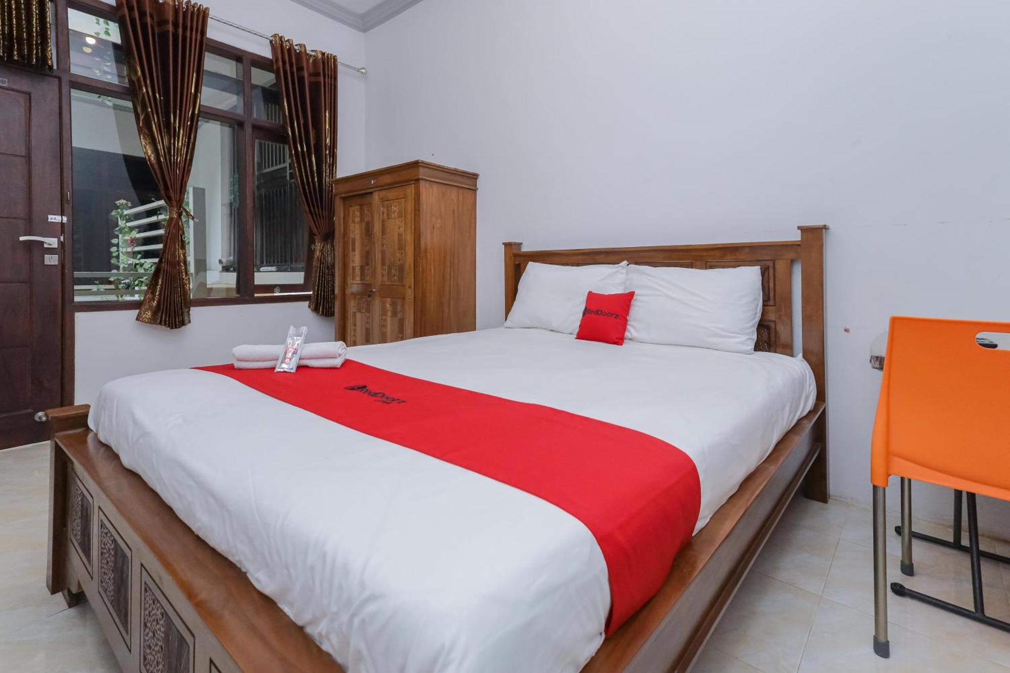 Reddoorz At Pondok Candra Surabaya Eksteriør billede