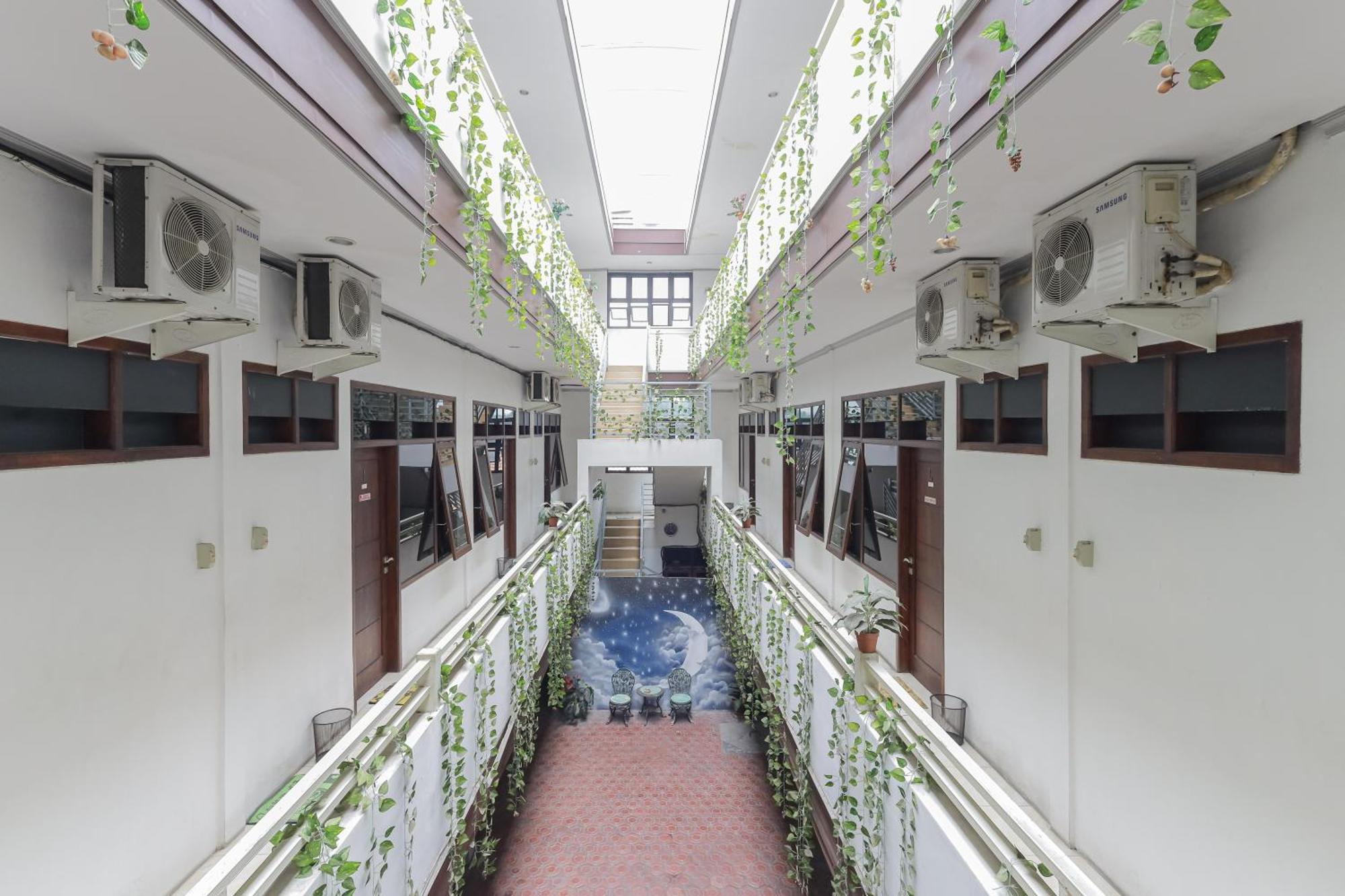 Reddoorz At Pondok Candra Surabaya Eksteriør billede