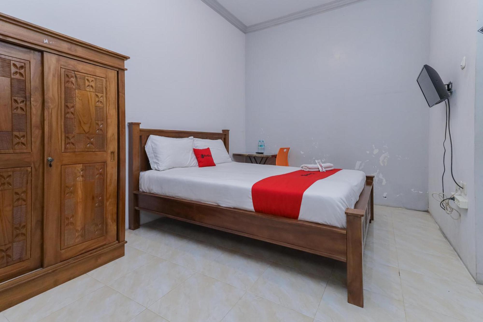 Reddoorz At Pondok Candra Surabaya Eksteriør billede