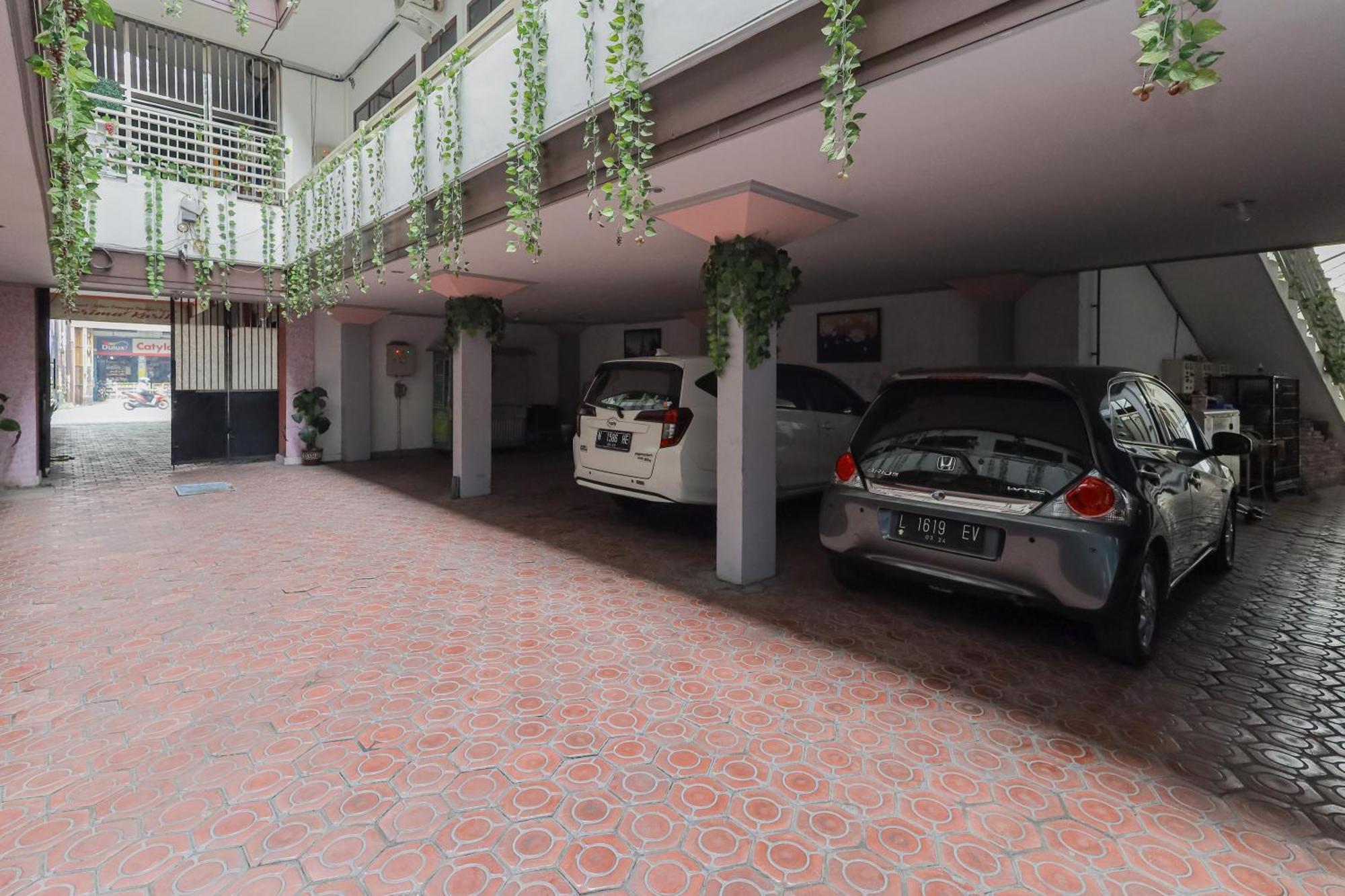 Reddoorz At Pondok Candra Surabaya Eksteriør billede