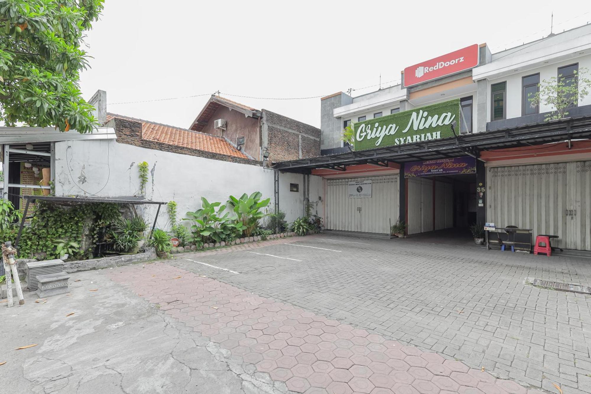 Reddoorz At Pondok Candra Surabaya Eksteriør billede