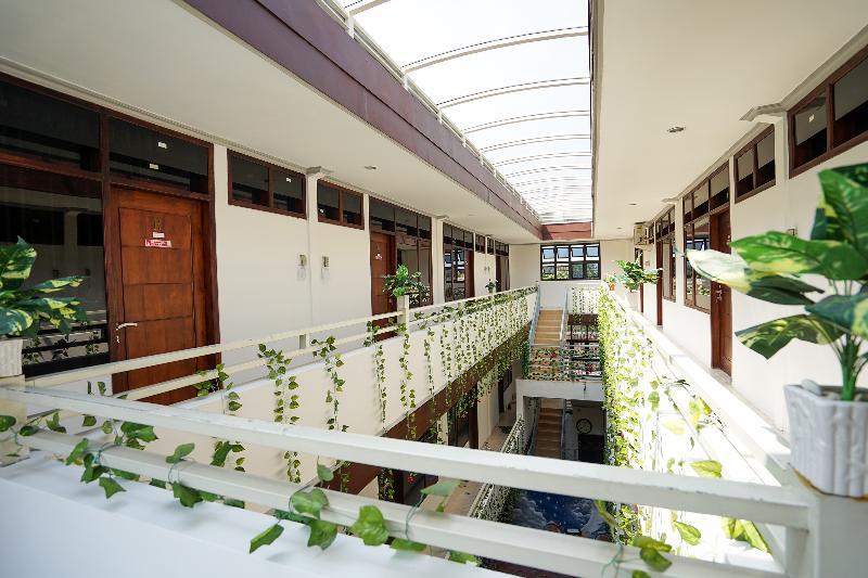 Reddoorz At Pondok Candra Surabaya Eksteriør billede